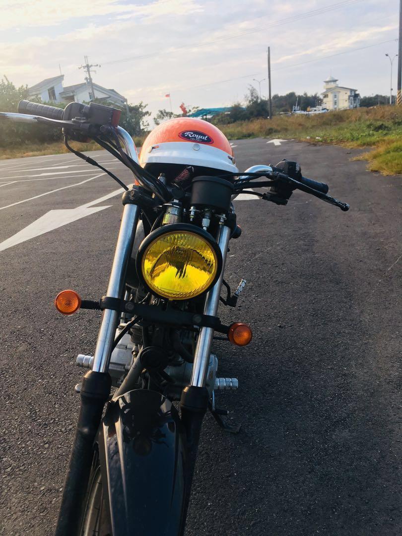 小云豹(男,女皆可用), 机车, 二手机车在旋转拍卖