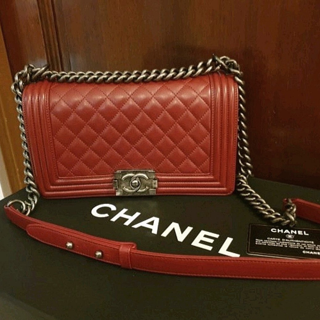 chanel boy burgundy