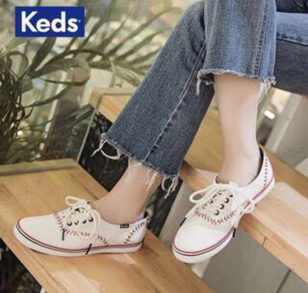 Authentic KEDS Champion Pennant Off 