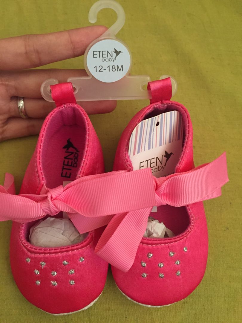 pink infant shoes