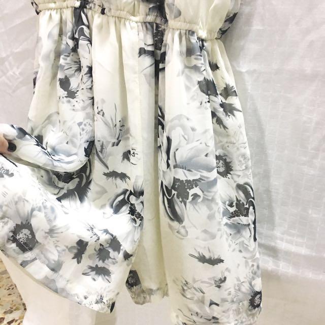 Floral romper (Category: Rompers) located in Singapore. Submitted by sherr92 (Listing ID 126822708, Image 3). Description: White romper With floral designs Outer is chiffon but with silky inner lining. Really pretty piece of romper but cant fit already after giving birth 😭 Size: Free Condition 9/10. Worn twice only No negos Yes trades(+$5) .