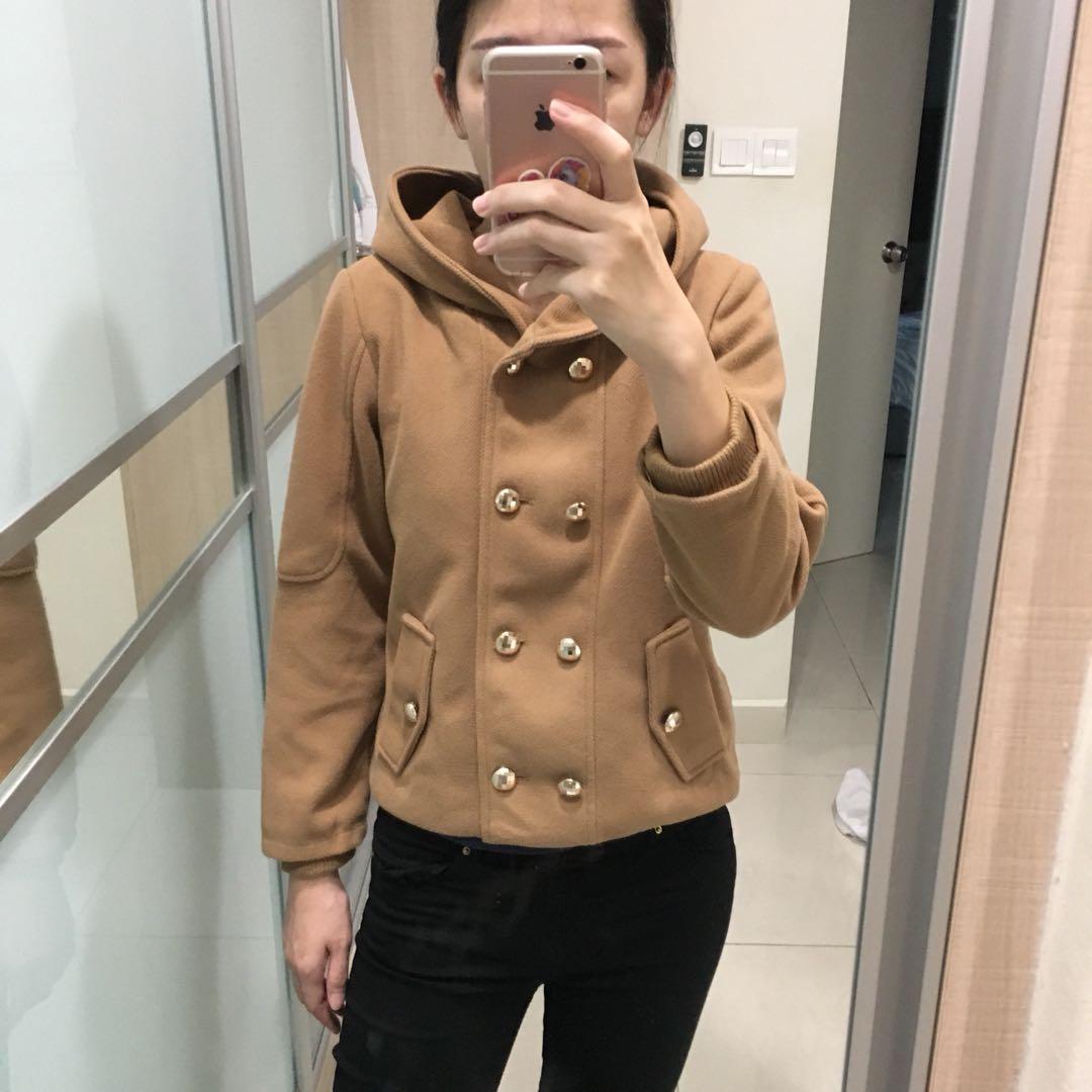 Jacket (Category: Coats, Jackets and Outerwear) located in Puchong. Submitted by tiffany923 (Listing ID 202727827, Image 3). Description: Used once Premium quality Suitable for winter down to 10deg Hooded Two pockets Very comfortable .