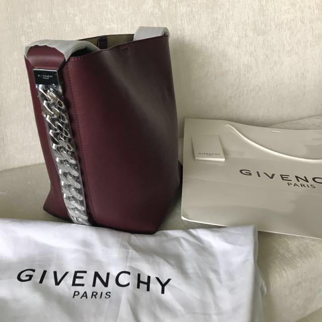 Last season Givenchy chain trimmed Infinity leather shoulder bag 450 further reduction