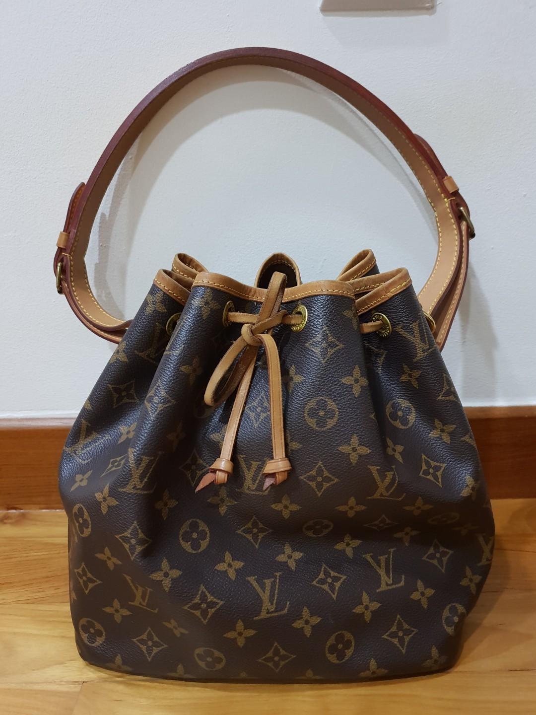 Louis Vuitton Petite Neo Monogram Bucket Bag Small Vintage, Luxury, Bags &  Wallets on Carousell