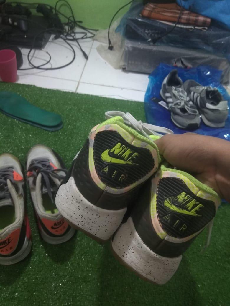 Nike air max original, Fesyen Pria, Sepatu , Sneakers di Carousell