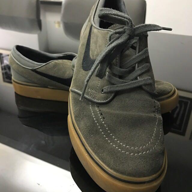 Janoski grey shop gum sole