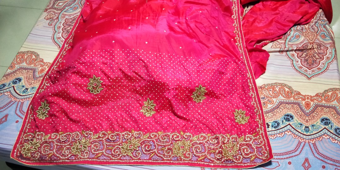 Pink saree, Women's Fashion, Dresses & Sets, Traditional & Ethnic wear ...