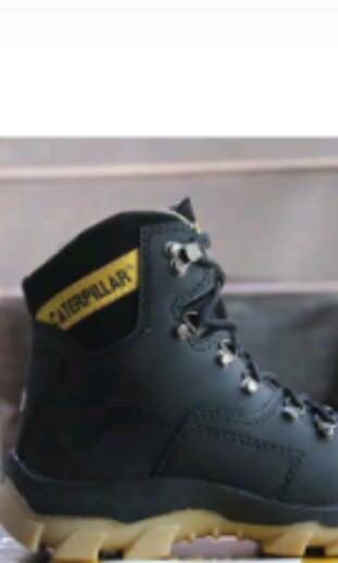 Sepatu Caterpillar Safety Men S Fashion Men S Footwear Boots On Carousell