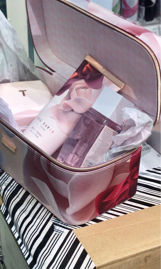 Set Hantaran, Beauty & Personal Care, Bath & Body, Bath on Carousell