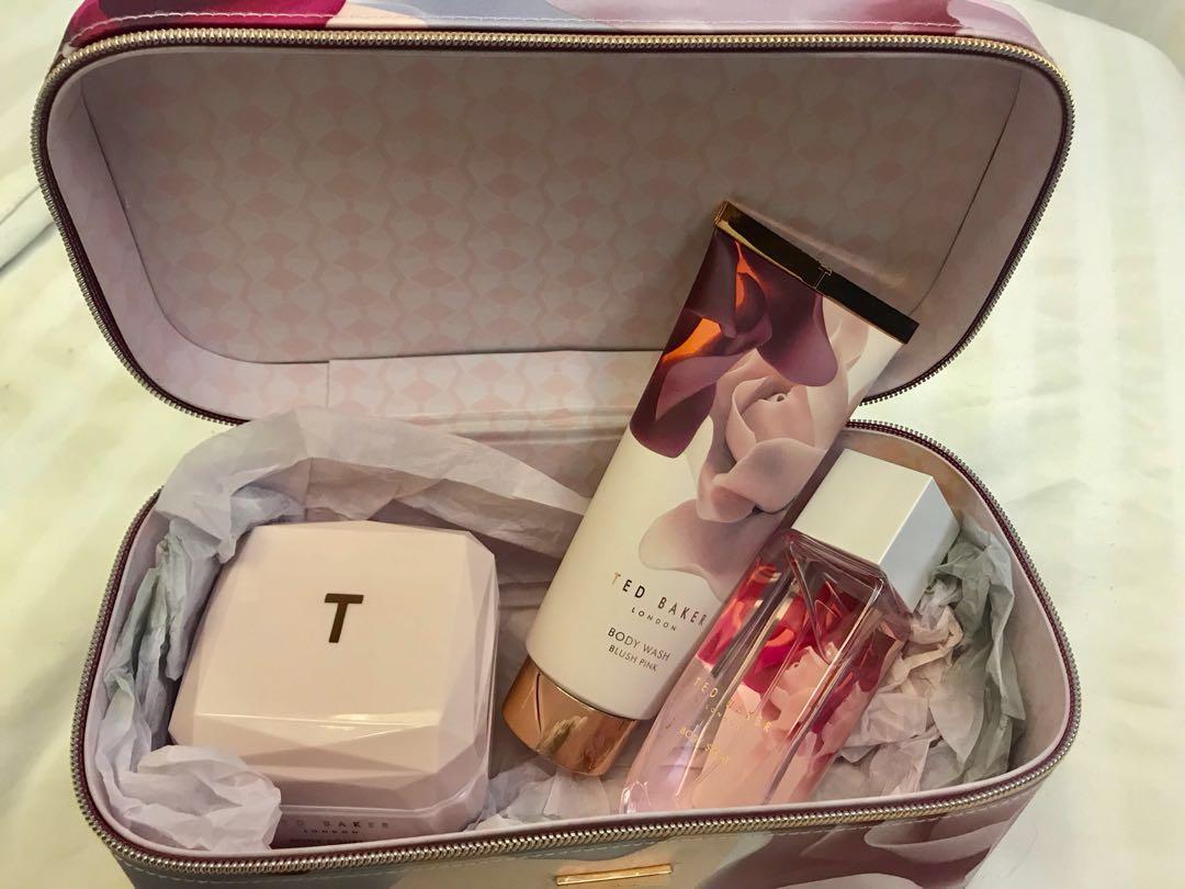 Set Hantaran, Beauty & Personal Care, Bath & Body, Bath on Carousell