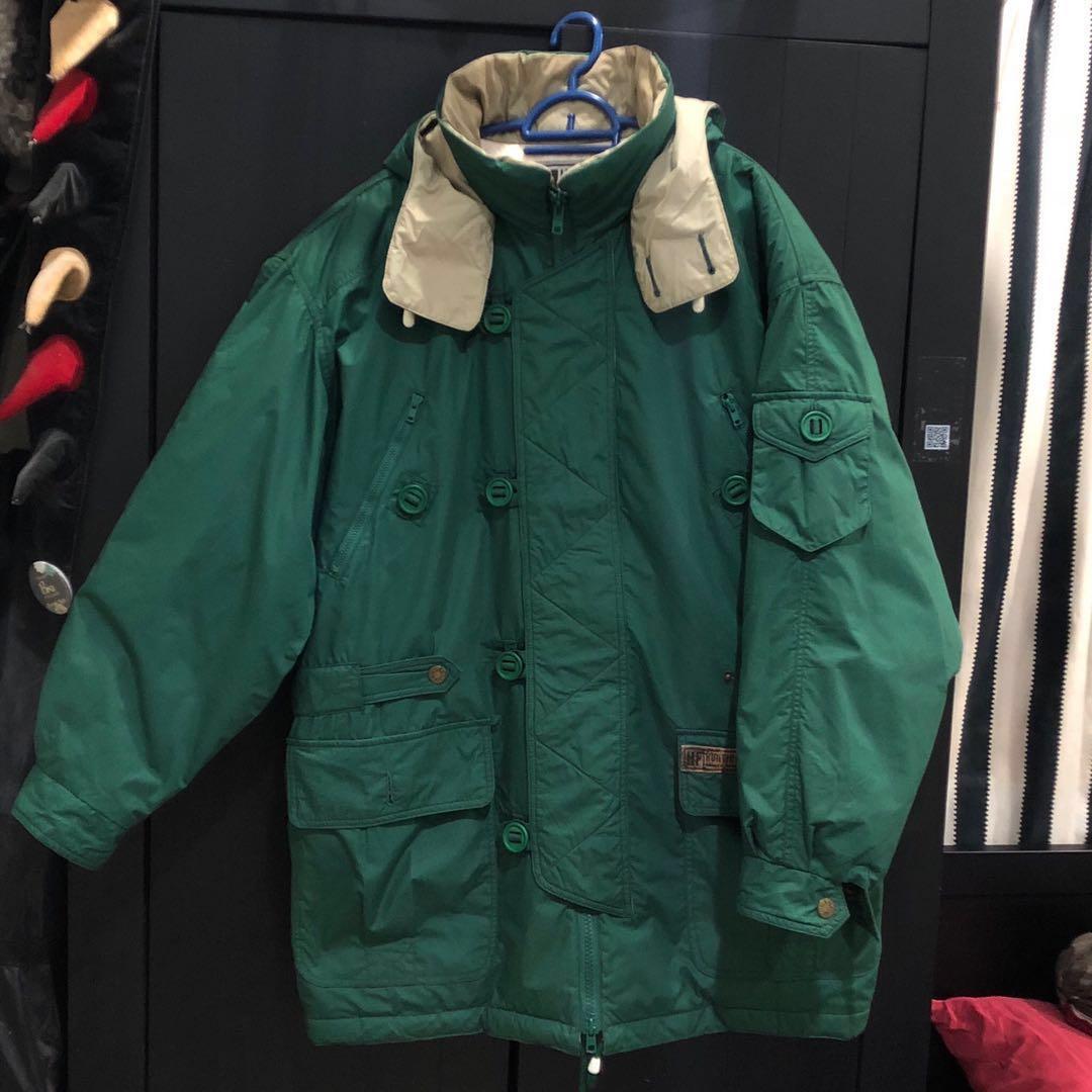Winter jacket (Category: Coats, Jackets and Outerwear) located in Klang. Submitted by affiqp (Listing ID 202309906, Image 3). Description: Winter jacket / parka Letting go this jacket. Suitable for winter. Fit from XL to XXL because it’s quite big for me (refer last image) I’m 182cm tall. Superb condition just have discoloration on logo stamp. Thank you Carousell. Can cod at Klang/Shah Alam West Malaysia: 10.
