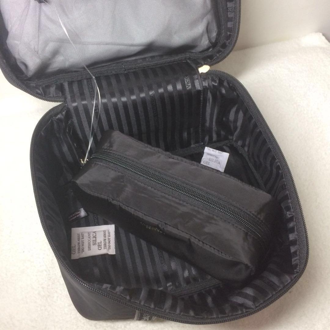 2pcs Make up bag (Category: Beach Bags) located in Quezon City. Submitted by preciousk (Listing ID 201665197, Image 3). Description: Victoria Secret Make up bag new with tags authentic there’s two bags, yung cube mismo and meron siyang kasamang mas maliit na bag na parang pencil case. see the photos. so you’re getting 2pc bag. great deal!! .