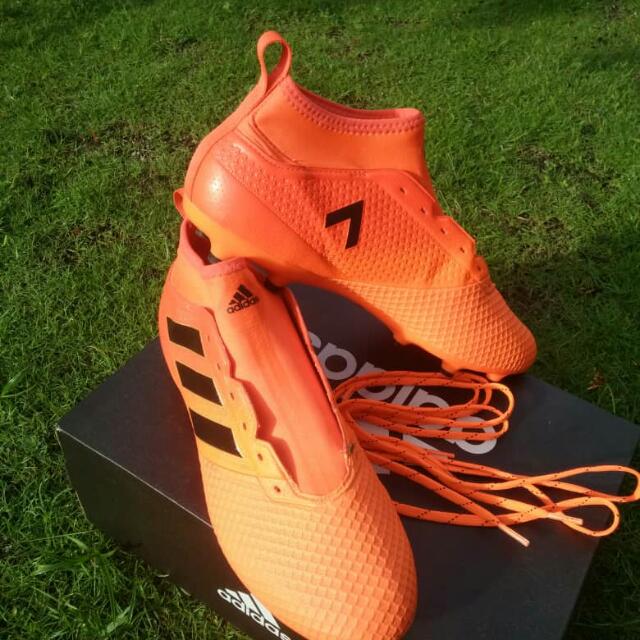 Kasut bola 2025 adidas 2018