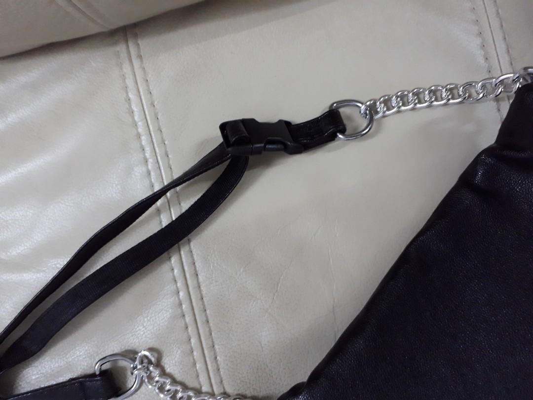 Brandy melville store chain fanny pack