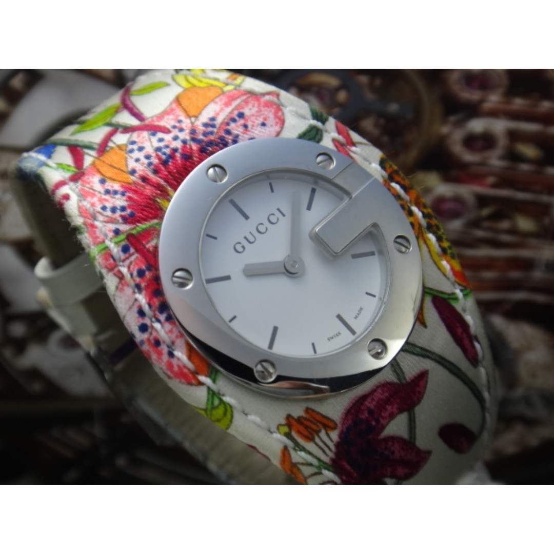 Gucci 104 watch top