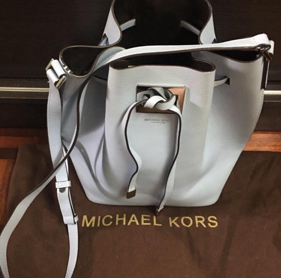Michael kors best sale miranda bucket bag