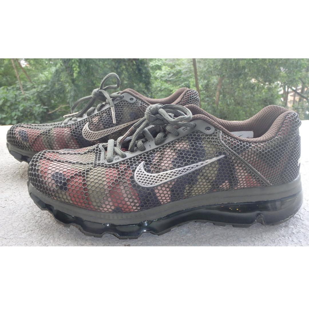 Nike online camouflage trainers
