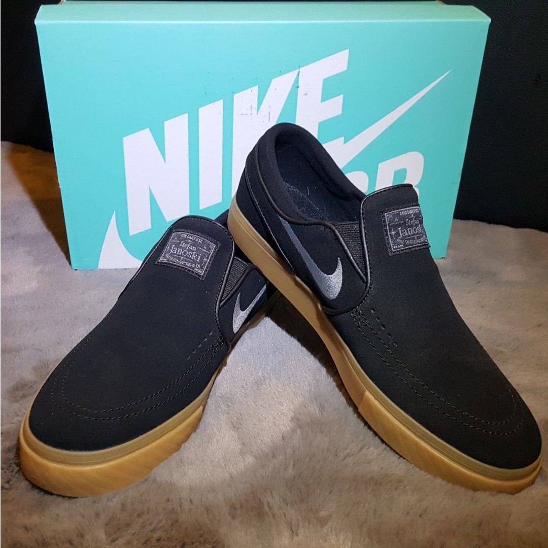 janoski slip on black gum
