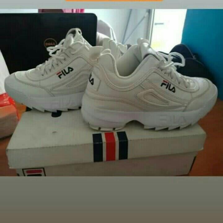 Sepatu Fila Disruptor Putih Mirip Ori Fesyen Wanita Sepatu Di Carousell