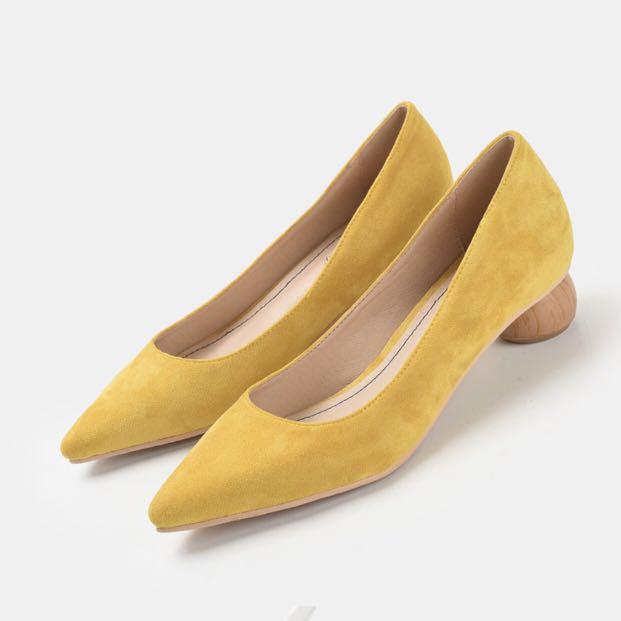 yellow suede pumps