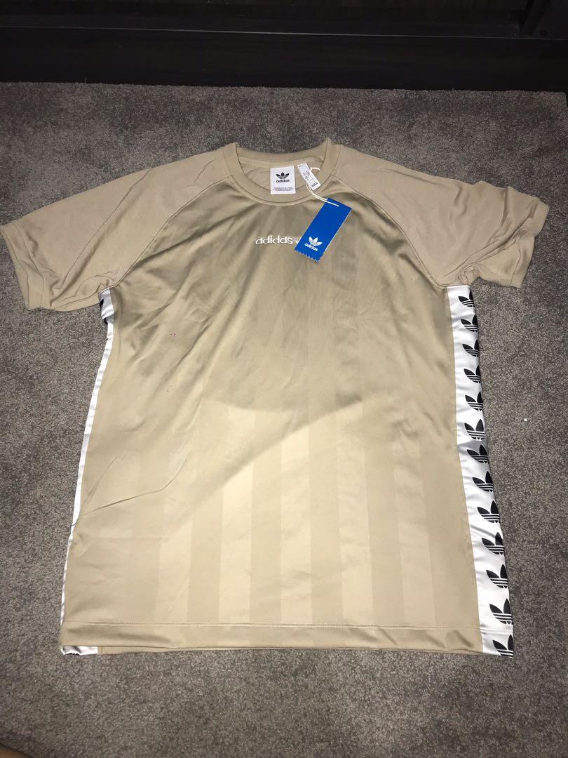 tape tee adidas