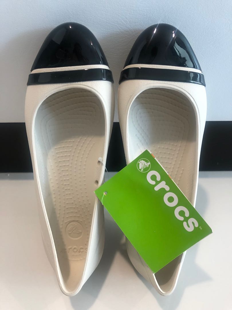 crocs cap toe flat
