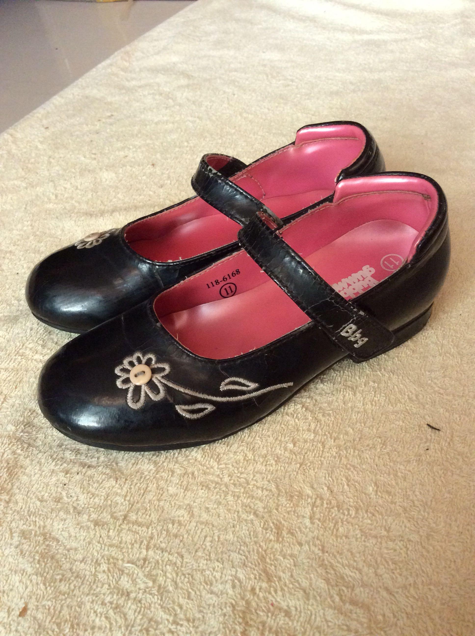 leather flower shoes
