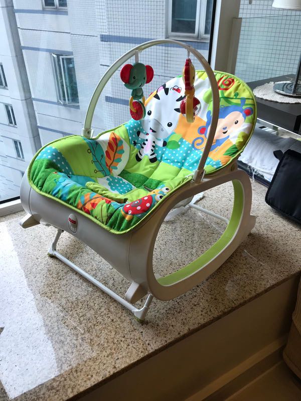 Fisher price Rocking chair, 兒童＆孕婦用品, 嬰兒玩具 - Carousell