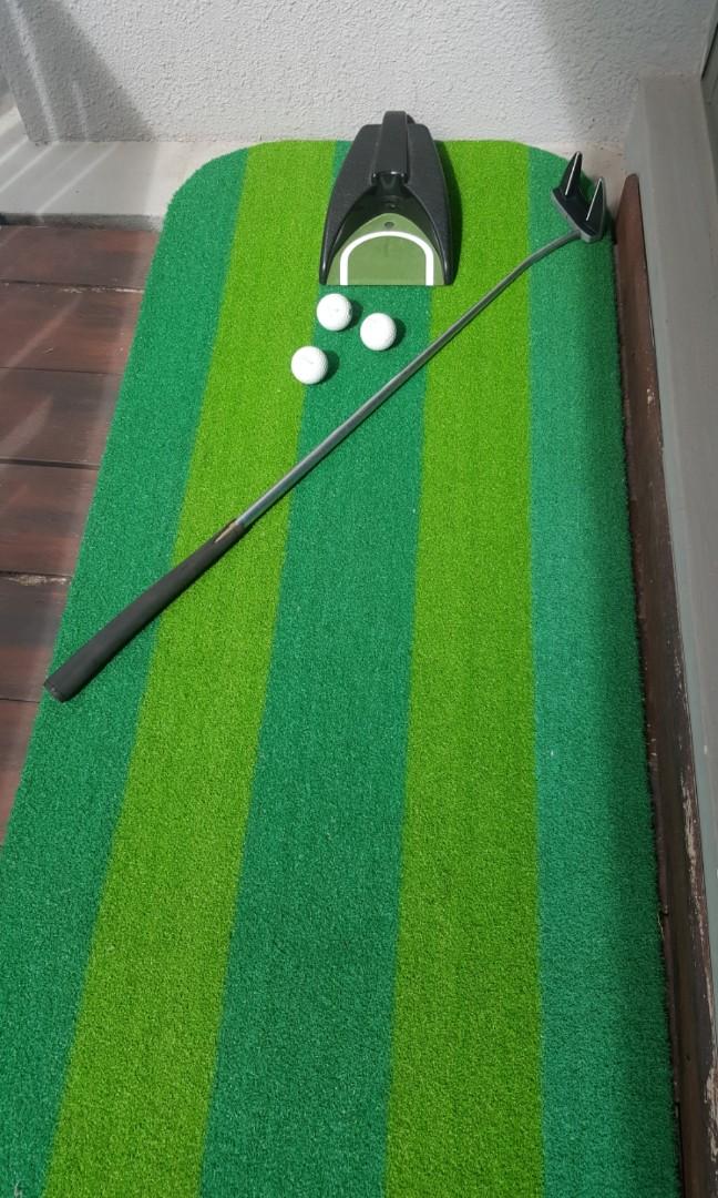 Golf Putting Mat Bundle With Automatic Ball Return Device And A