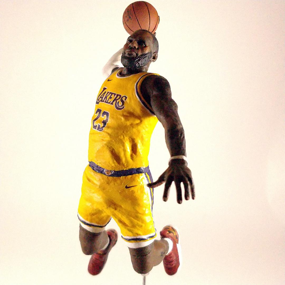 NBA Basketball - LeBron James L.A. Lakers Yellow Uniform Pop! Vinyl Figure,  Hobbies & Toys, Toys & Games on Carousell