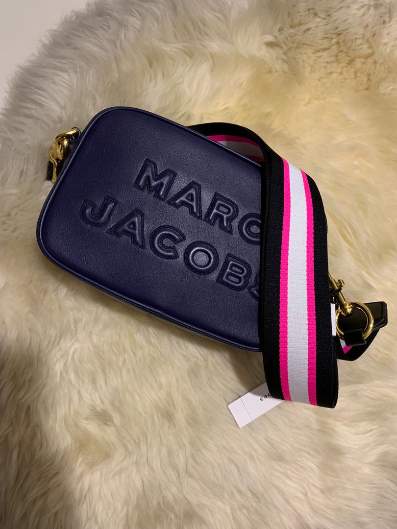 Original Marc Jacobs Sling Bag, Luxury, Bags & Wallets on Carousell