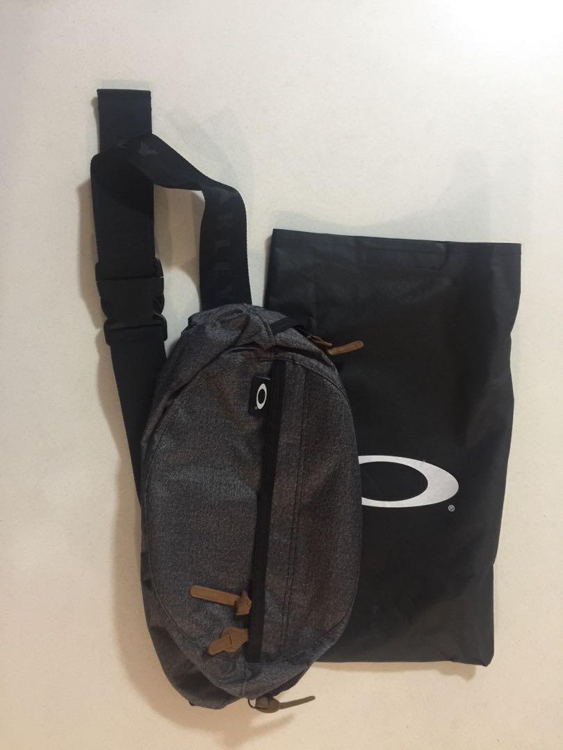 oakley crossbody sling bag