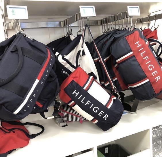 tommy hilfiger small duffle bag