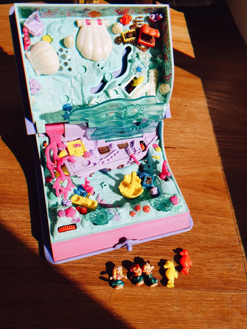 polly pocket sparkling mermaid adventure