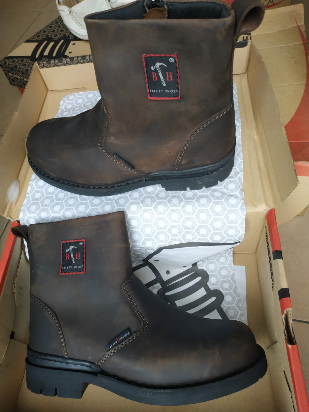 Black Hammer Safety Shoe model BH4664 Men s Fashion Footwear Boots on Carousell