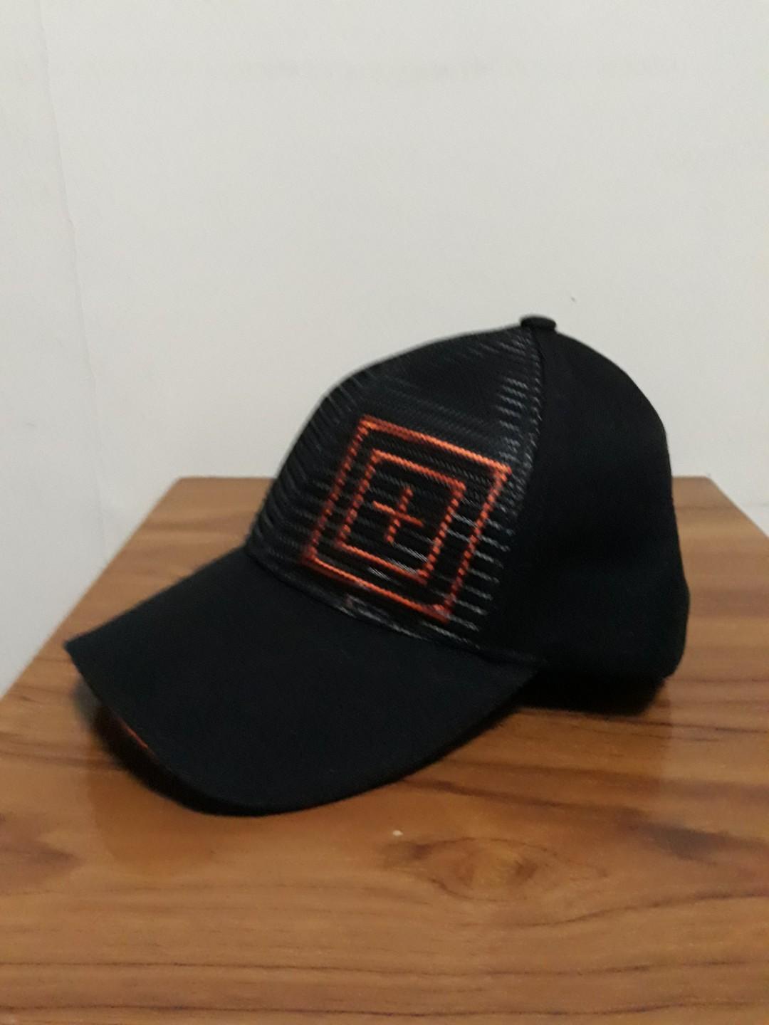Cap (Category: Caps & Hats) located in Singapore. Submitted by maimyk (Listing ID 203305000, Image 3). Description: Helping a friend to sell his stuff interested can sms/call owner +65 9386 0991.