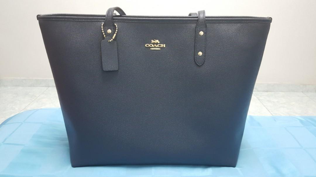 coach large city zip tote