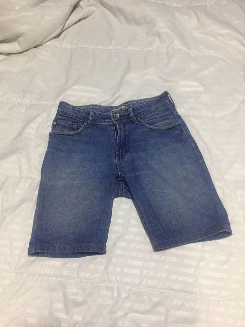 Denim Shorts (Category: Shorts) located in Cavite. Submitted by _declutterwithjc (Listing ID 203206924, Image 1). Description: .