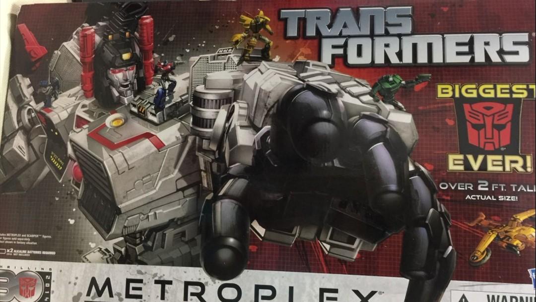 transformers generations titan class metroplex