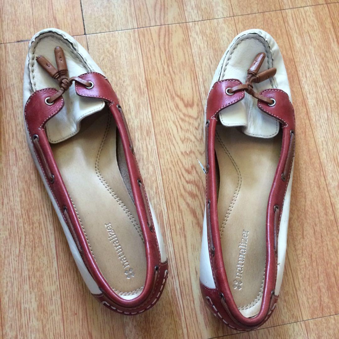 naturalizer boat shoes