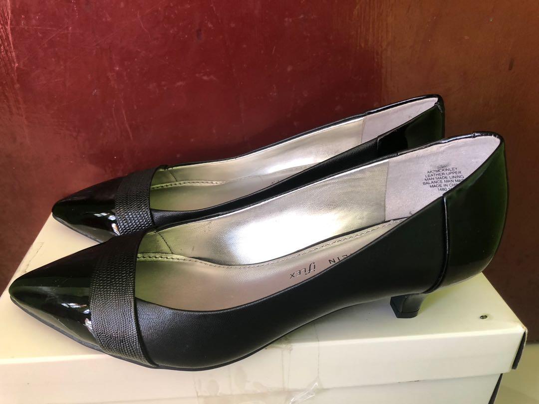 NEW Anne Klein Black Shoes (Category: Sneakers) located in Manila. Submitted by donna0209 (Listing ID 203319276, Image 2). Description: NEW!! Anne Klein iFlex black shoes RFS: Bought the wrong shoe size Size: 7 and half (see shoe box pic) .