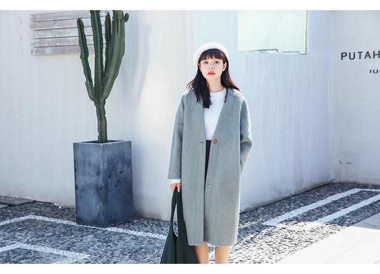 Winter Jacket/coat (Category: Coats, Jackets and Outerwear) located in Singapore. Submitted by benjixx (Listing ID 203337521, Image 1). Description: Selling brand new ash grey jacket that I got my gf for a Xmas present. Size is too big for my gf..