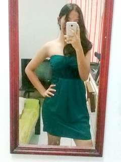 Dress mini hijau untuk pesta