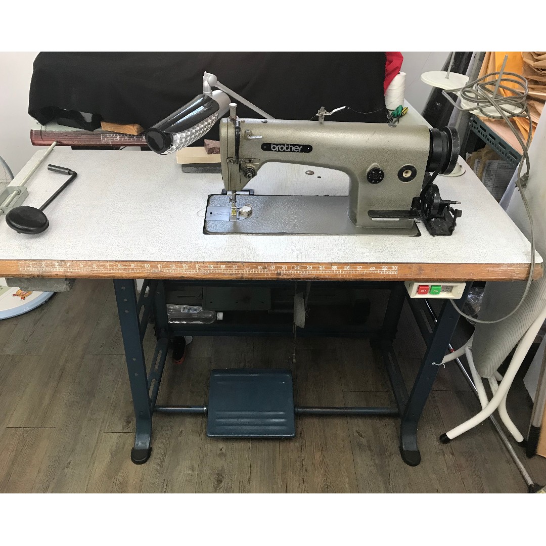 [ 工作室出售 ] 日本brother 兄弟牌 DB2B7143 裁縫車 縫紉機 工業平車機 附燈, 電視及其他電器 , 熨斗及掛熨機在旋轉拍賣