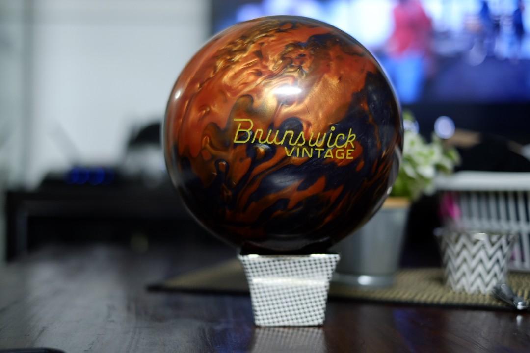 ** Inferno vintage ** bowling ball 12lb, Sports Equipment, Sports