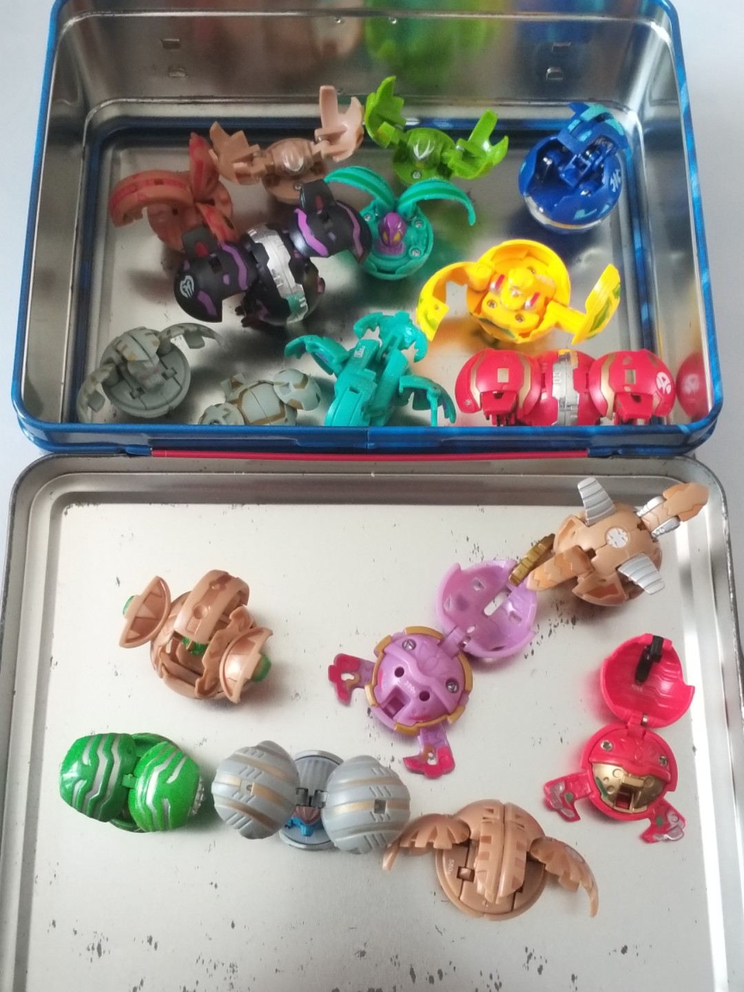 bakugan tin