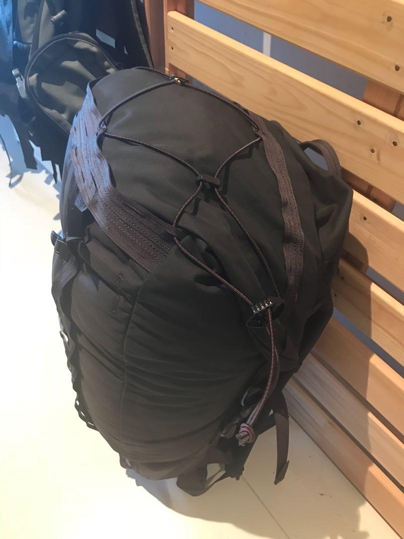 Klattermusen Ratatosk Roll-Top Backpack 30L, Men's Fashion, Bags ...