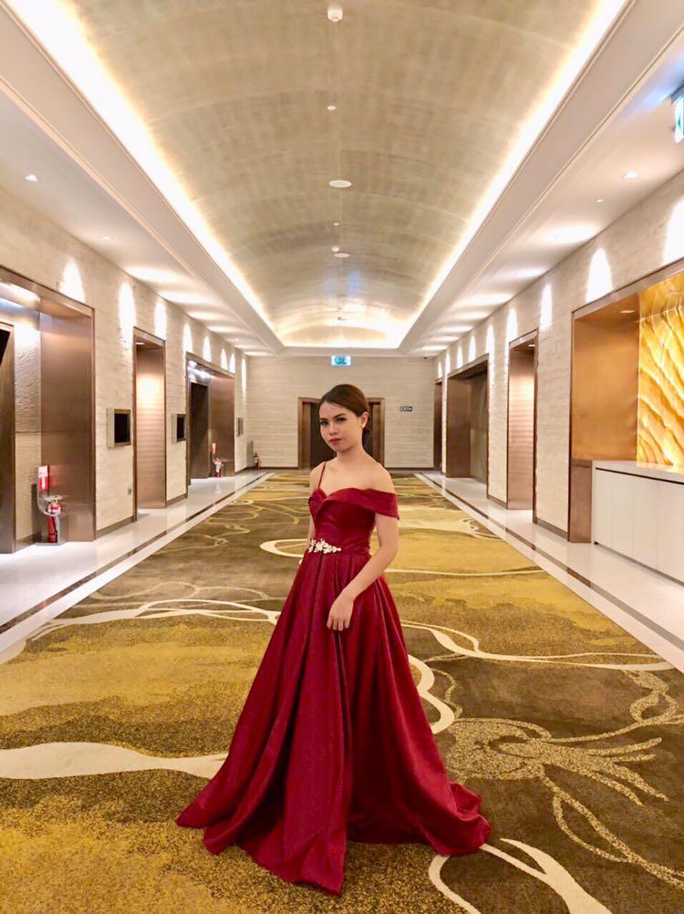 Evening gown discount for masquerade ball