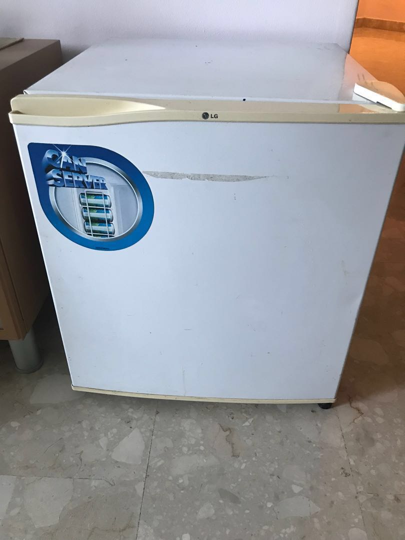 mini-fridge-tv-home-appliances-air-conditioners-heating-on-carousell