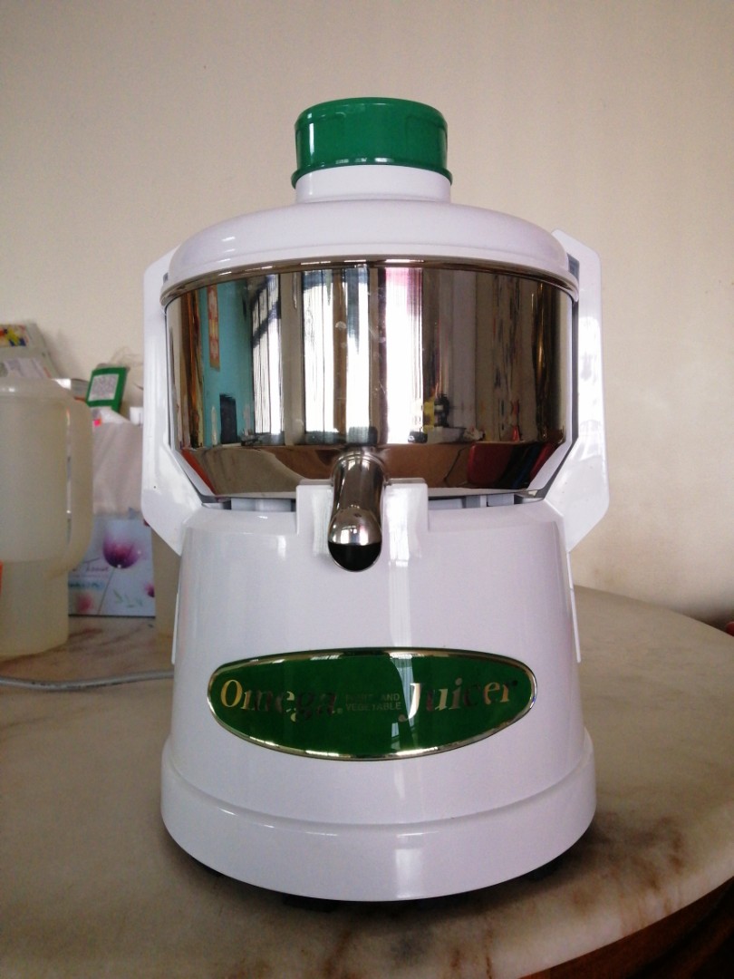 Omega Juicer Model 1000, TV & Home Appliances, Kitchen Appliances